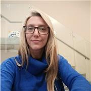 Profesora de Lengua española y Literatura, y profesora de Latín, docente de niveles secundario, terciario y universitario